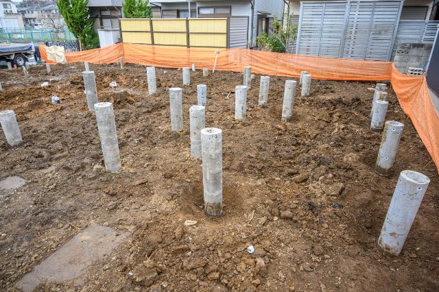 撤去電柱を地盤改良杭として施工した実棟現場(東京都東村山市、2024年3月)